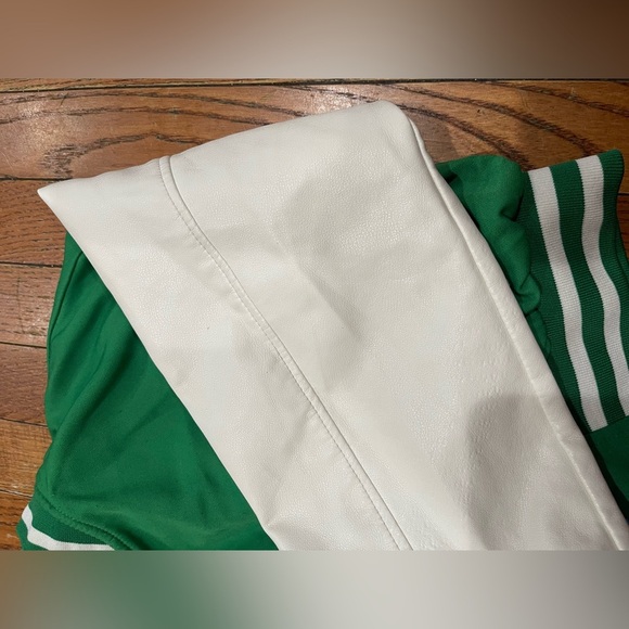 Daisy Green and White Jacket - Picture 9 of 10